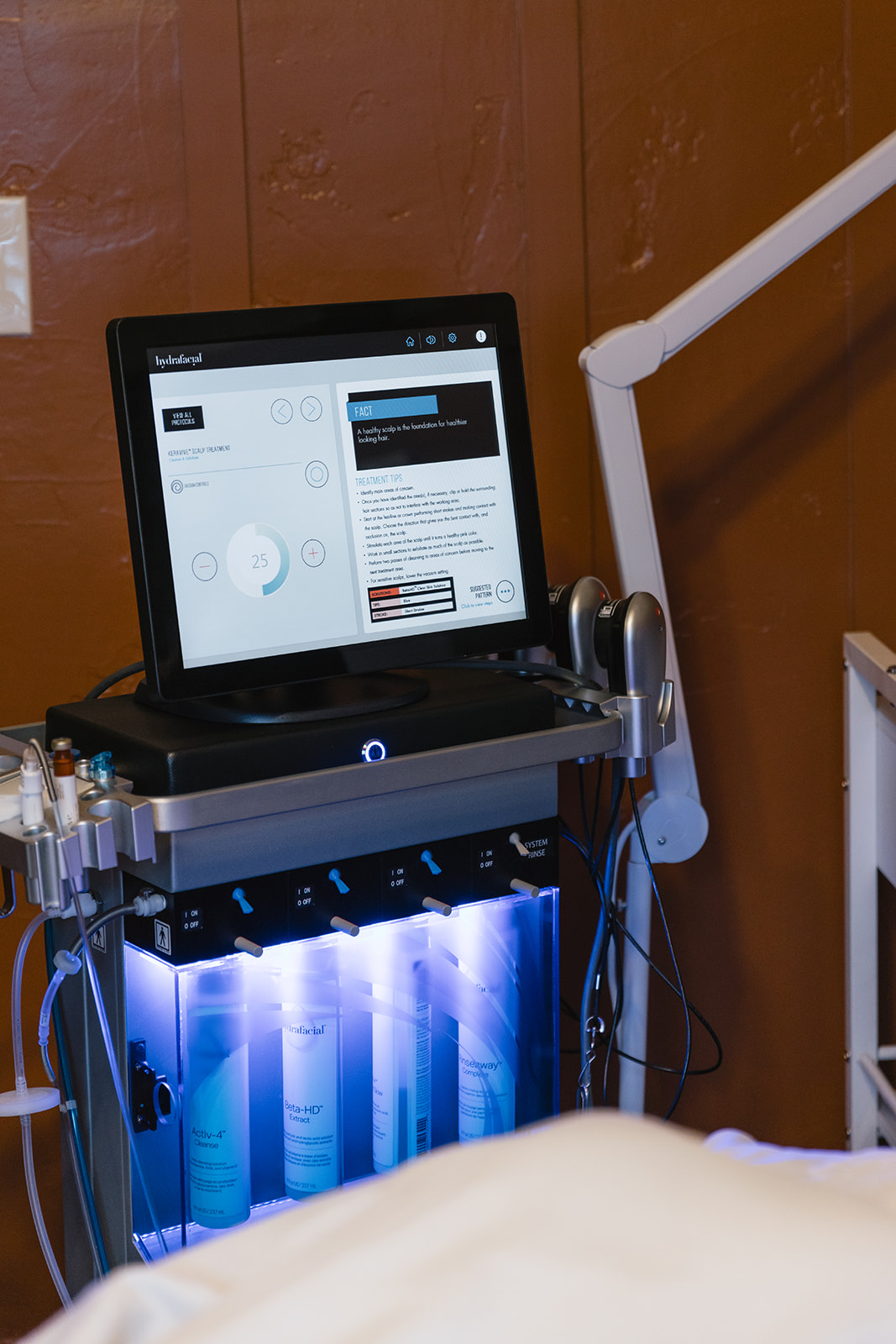 How Facials & HydraFacial works
